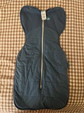Love to Dream Navy Blue Baby Swaddle with Subtle Dot Pattern BRAND NEW WO TAGS